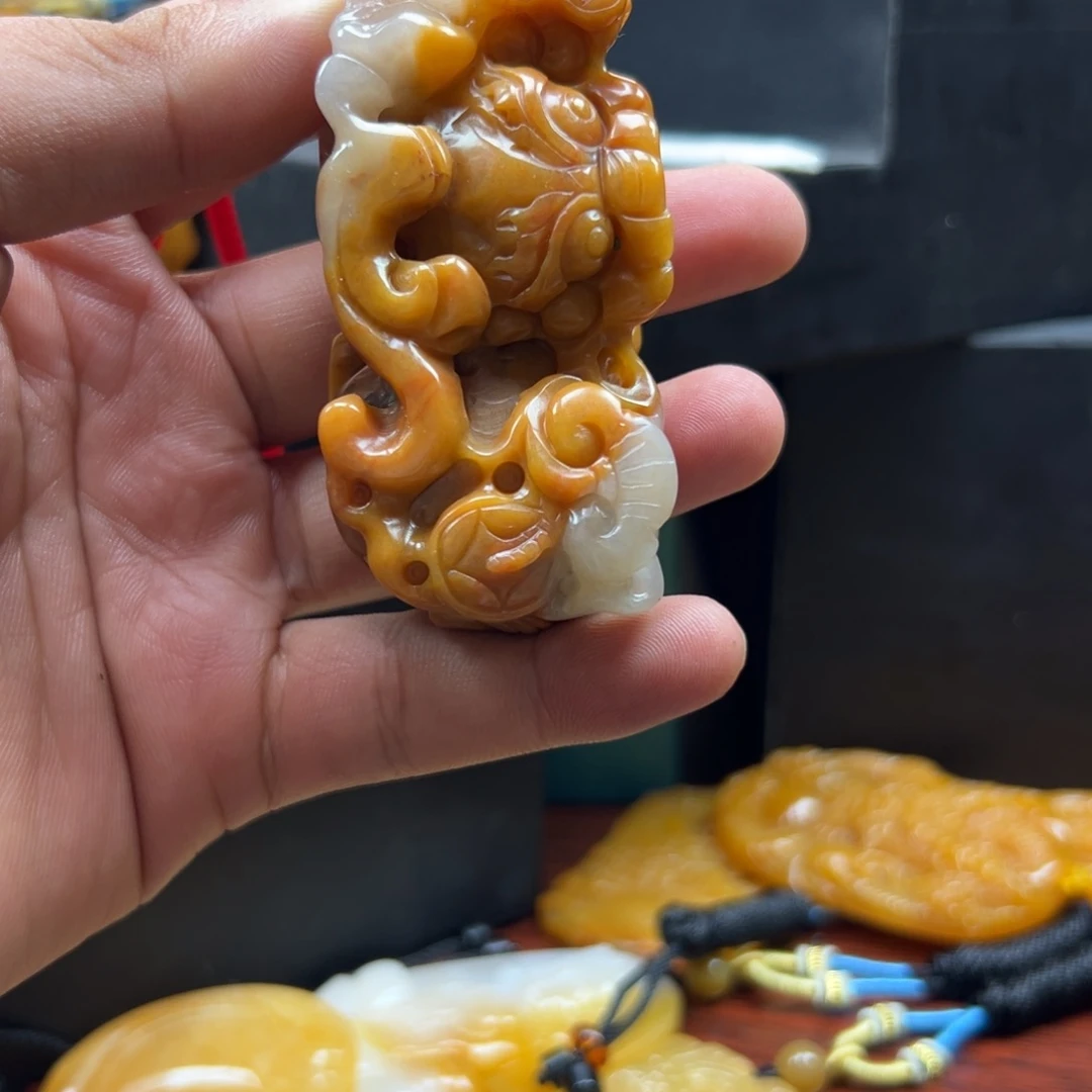 石英质玉（黄龙玉）未镶嵌hly