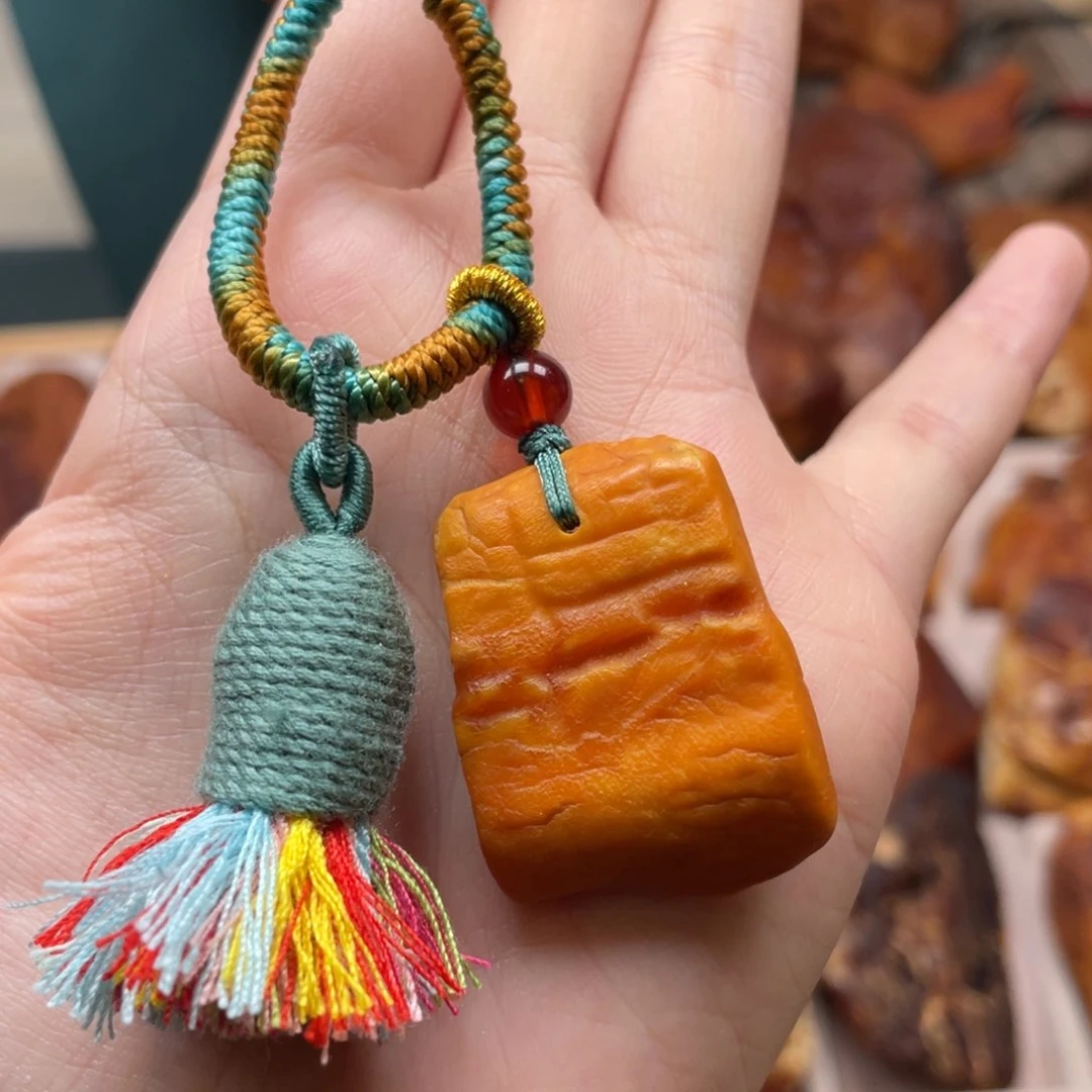 未镶嵌琥珀珠宝奇石