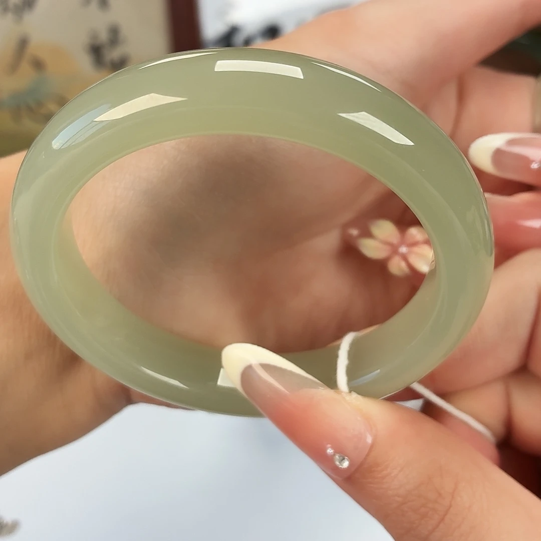 和田玉未镶嵌手镯