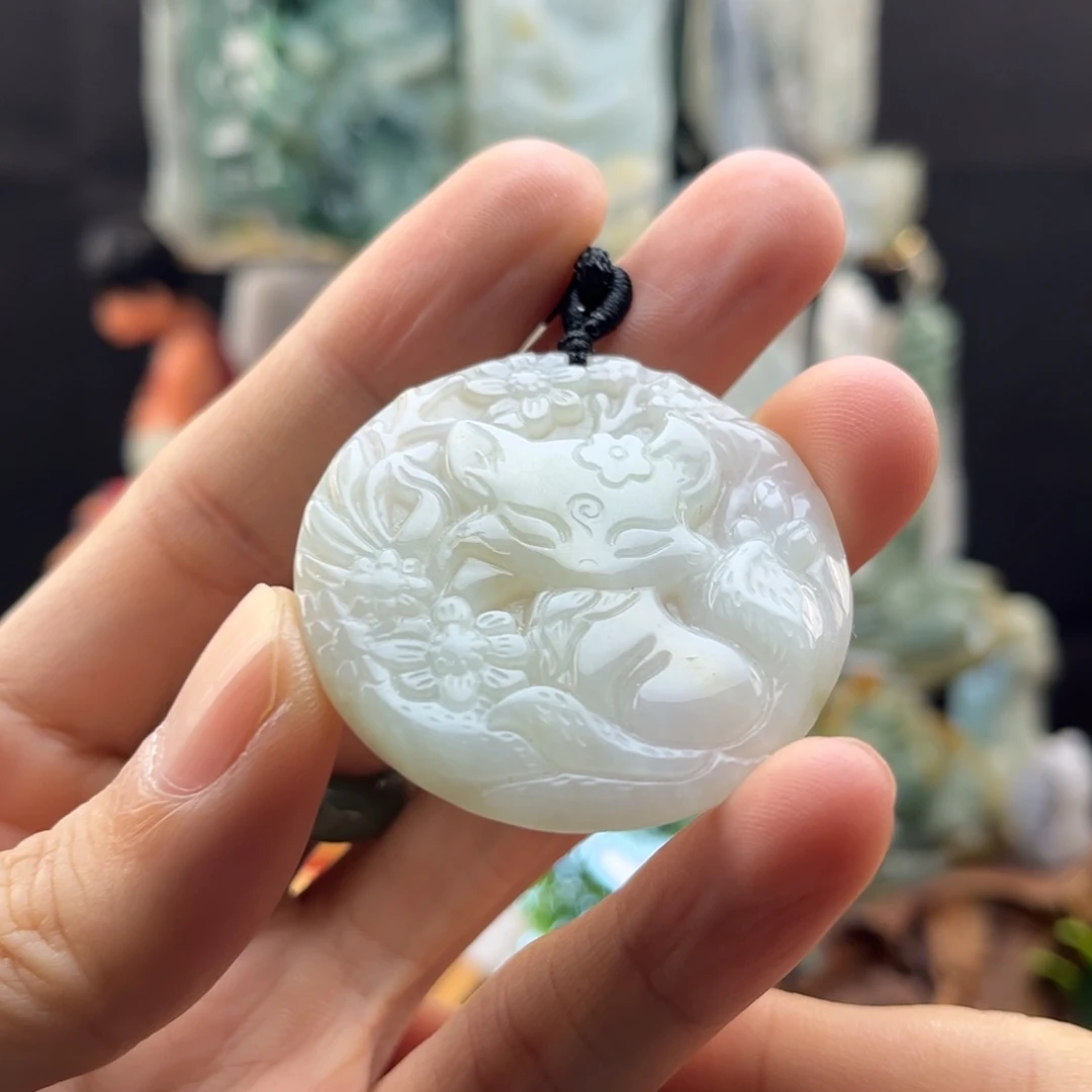 翡翠未镶嵌颈饰九尾