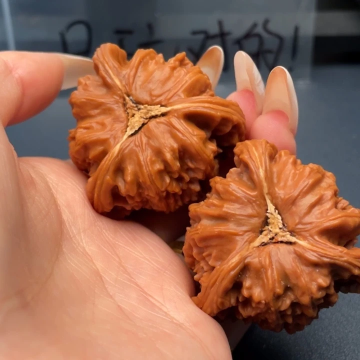 酱***店文玩核桃吊坠白狮子