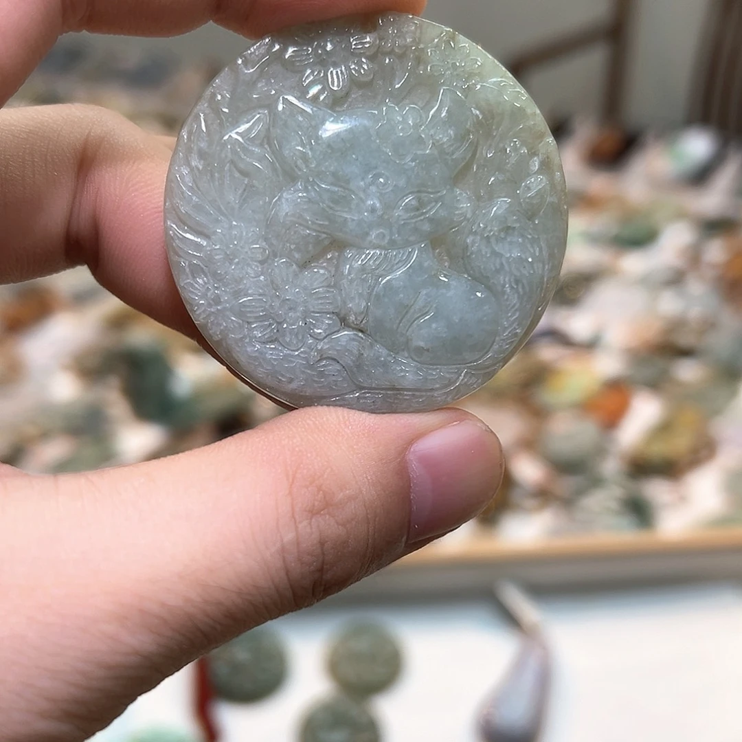 翡翠未镶嵌颈饰挂件