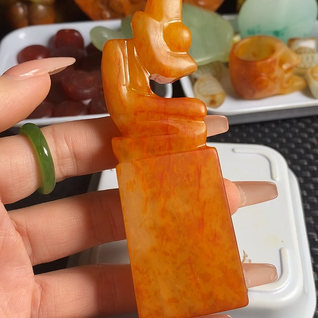 岫岩老玉（透闪石质玉）未镶嵌珠宝奇石