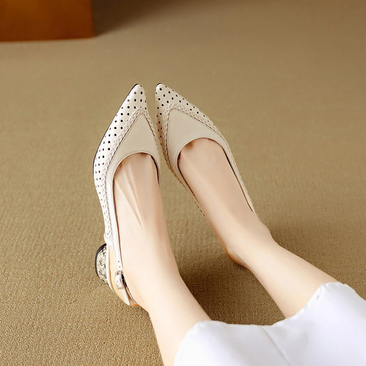 法式复古软羊皮包头凉鞋女2025年新款夏季真皮尖头镂空粗跟上班鞋