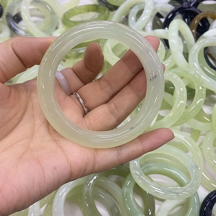 岫玉未镶嵌岫玉圆镯