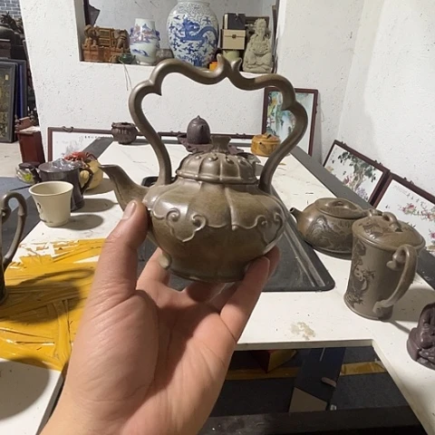 杯珠**虹陶瓷工艺品摆件