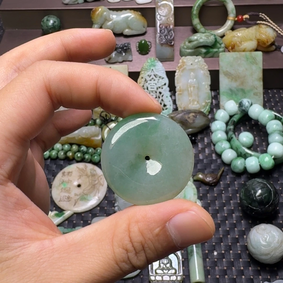 用***1翡翠未镶嵌颈饰翡翠颈饰未镶嵌