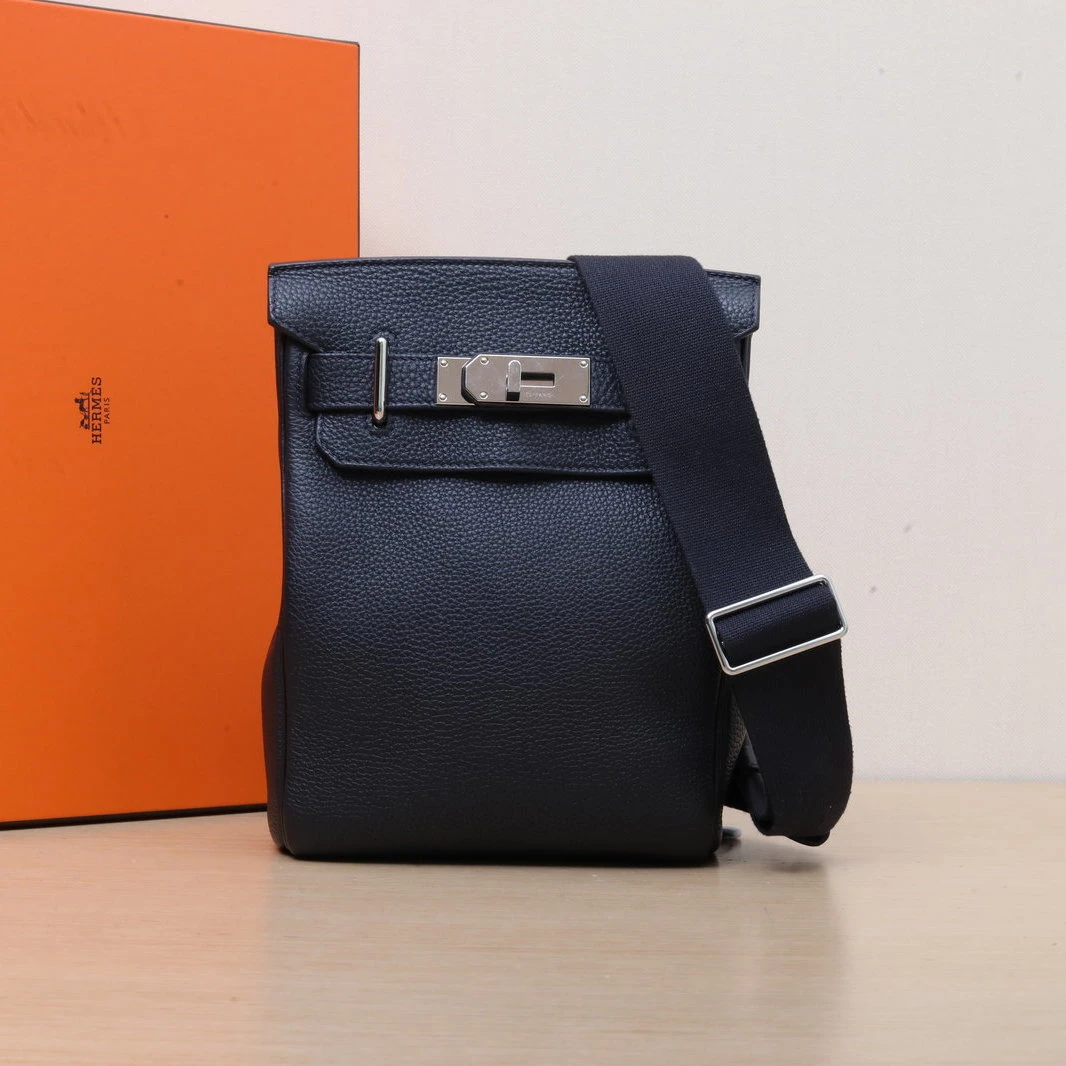 99新 Hermes/爱马仕 小花6欢 hac  3Y软呢色 Togo皮 U刻 银扣包