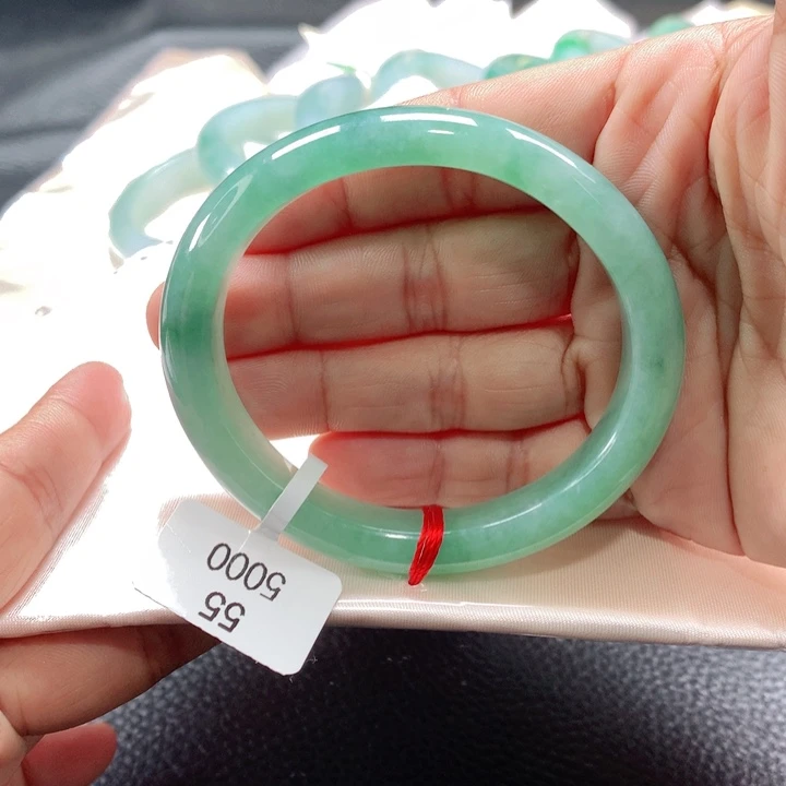 翡翠手镯未镶嵌555555555