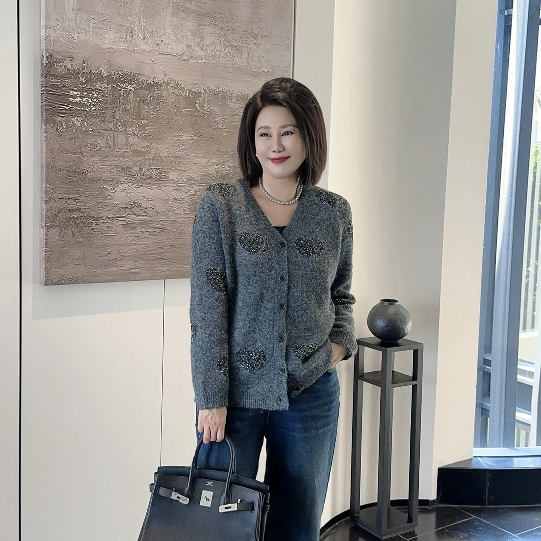微胖女装【北岛针织开衫】慵懒风上衣高级感V领拼接亮片针织23295
