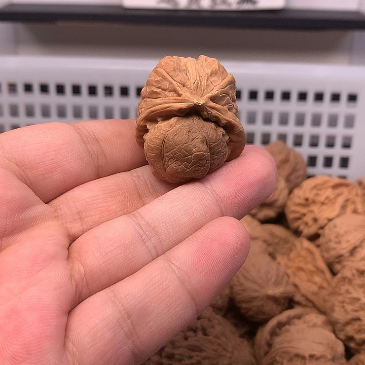 金***子文玩核桃吊坠核桃