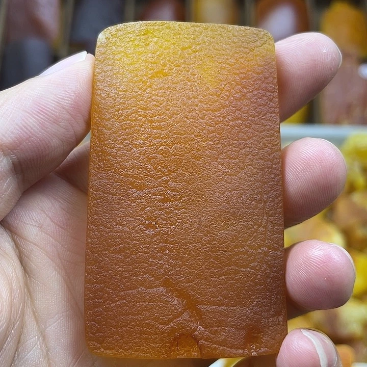 定制琥珀未镶嵌牌子