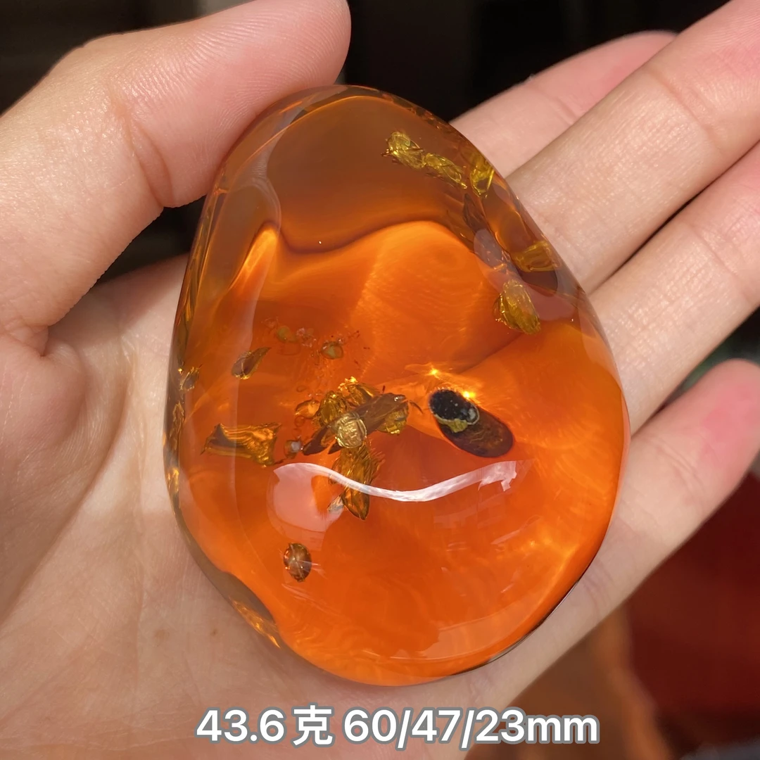 【小伊琥珀】43.6克血茶干胆意境吊坠