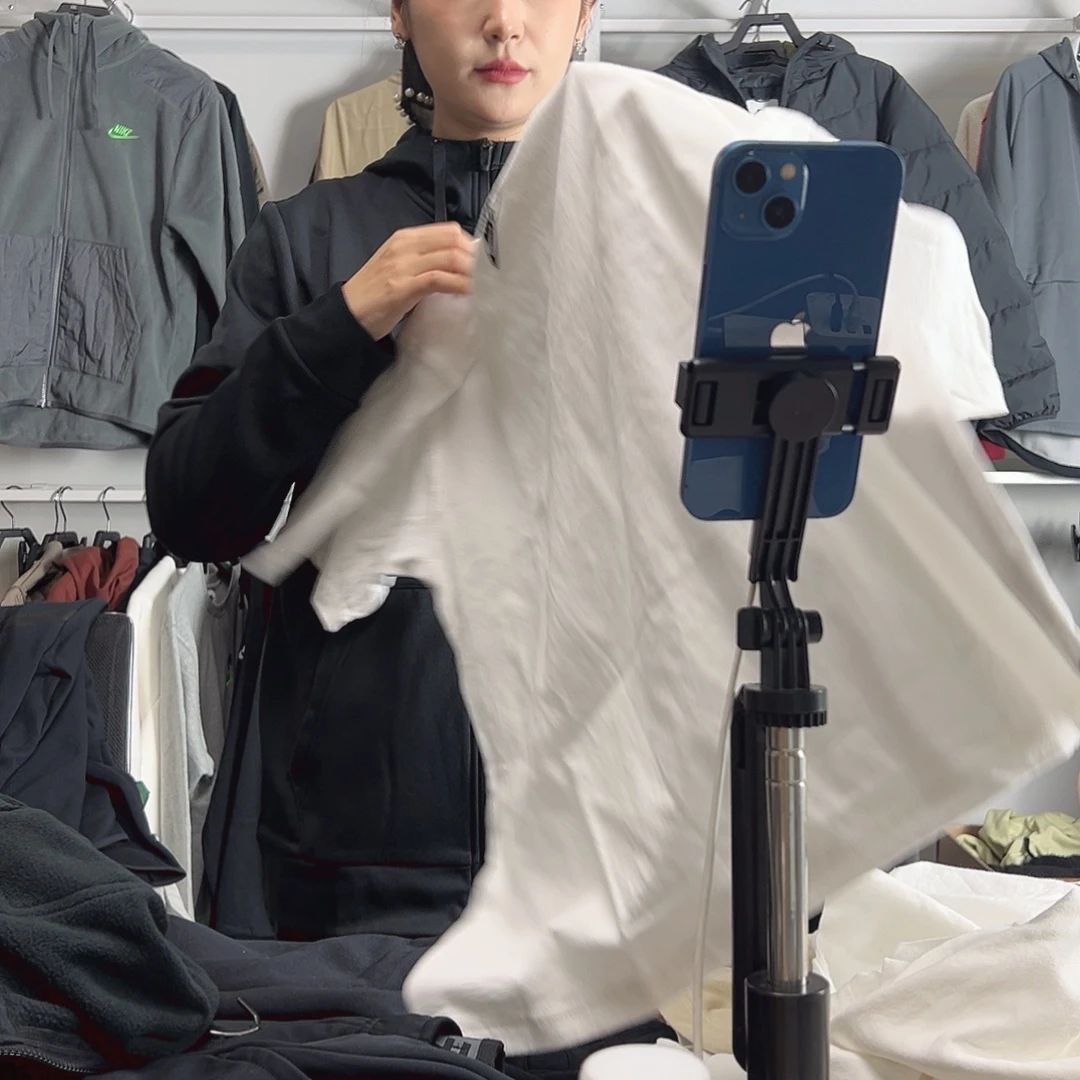 云****白色黑标S码不退换
