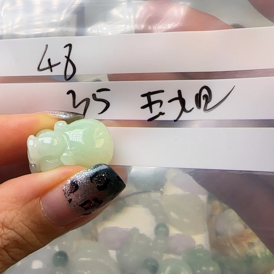 玉***姐翡翠未镶嵌颈饰翡翠
