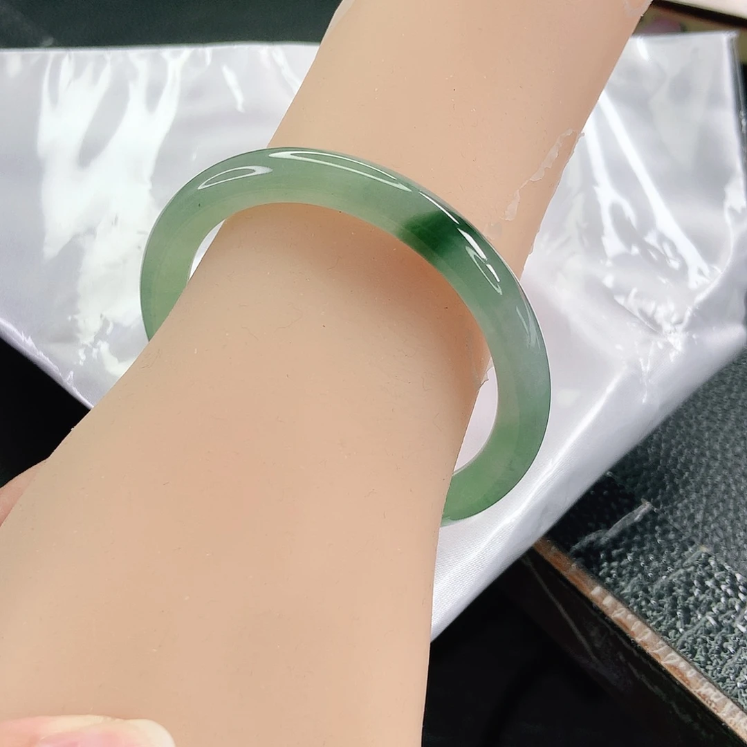 未镶嵌手镯翡翠53圈