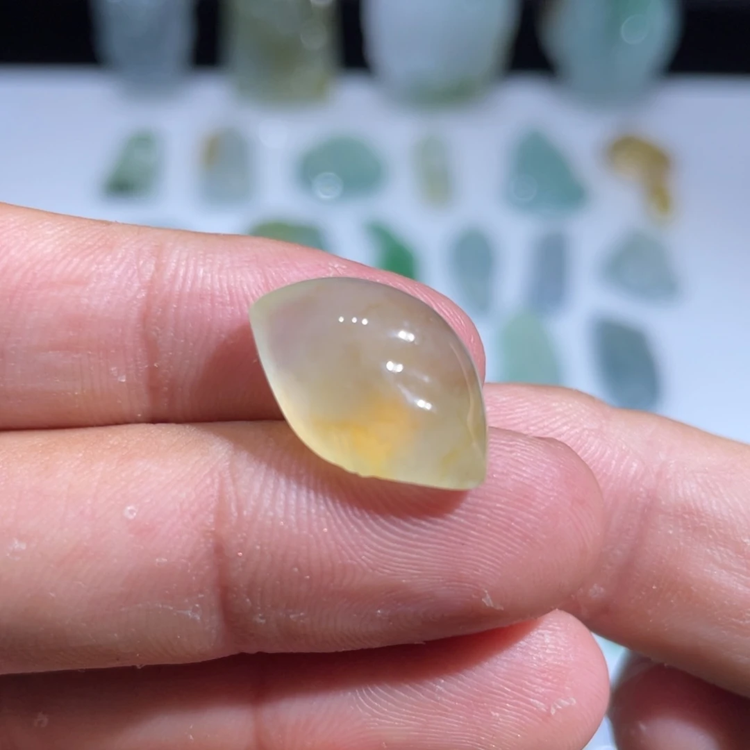 颈饰未镶嵌翡翠随形