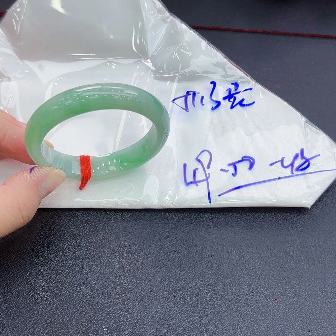 翡翠手镯未镶嵌手镯50.49