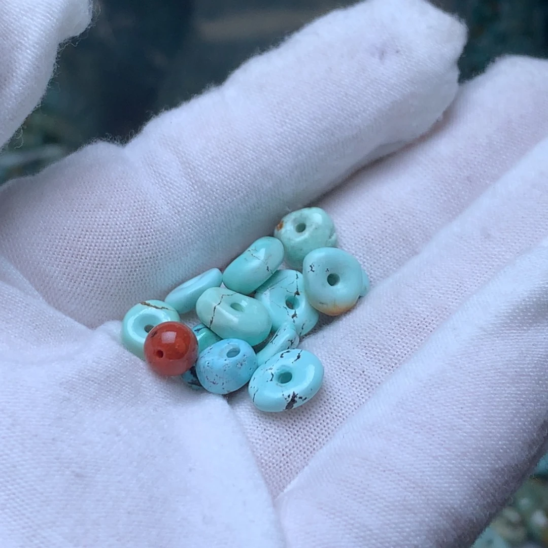 南红玛瑙未镶嵌珠宝奇石吹**。