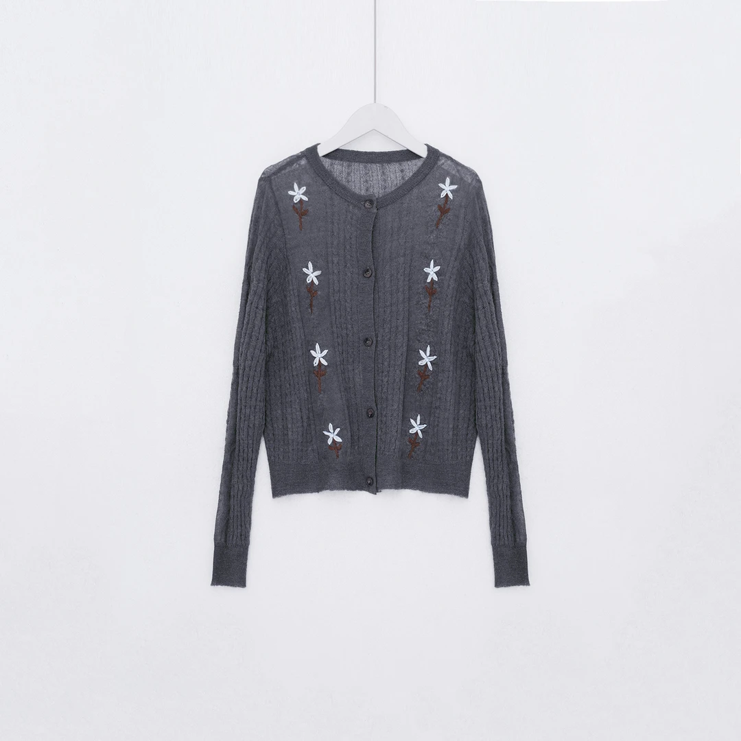 几里与麻 慵懒风麻花刺绣勾花针织开衫 衣长53胸围104 2081127