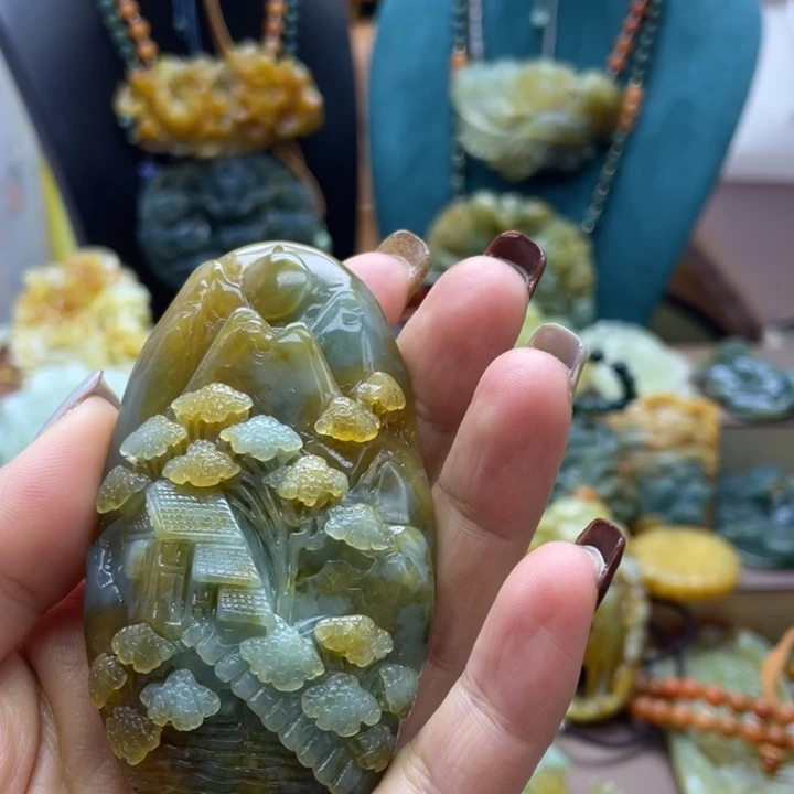 蛇纹石玉未镶嵌颈饰