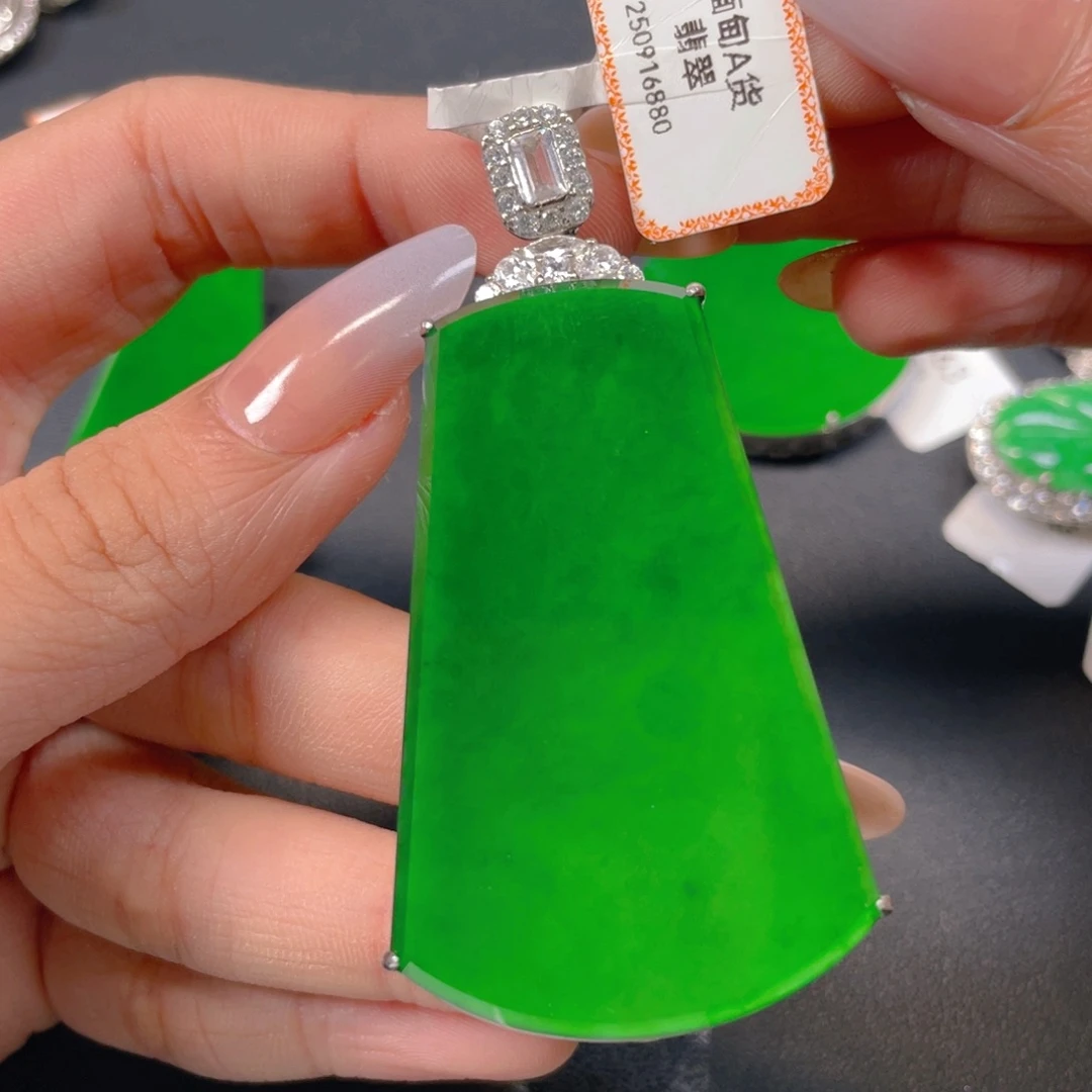 【闪购商品】颈饰银S925镶嵌翡翠翡翠