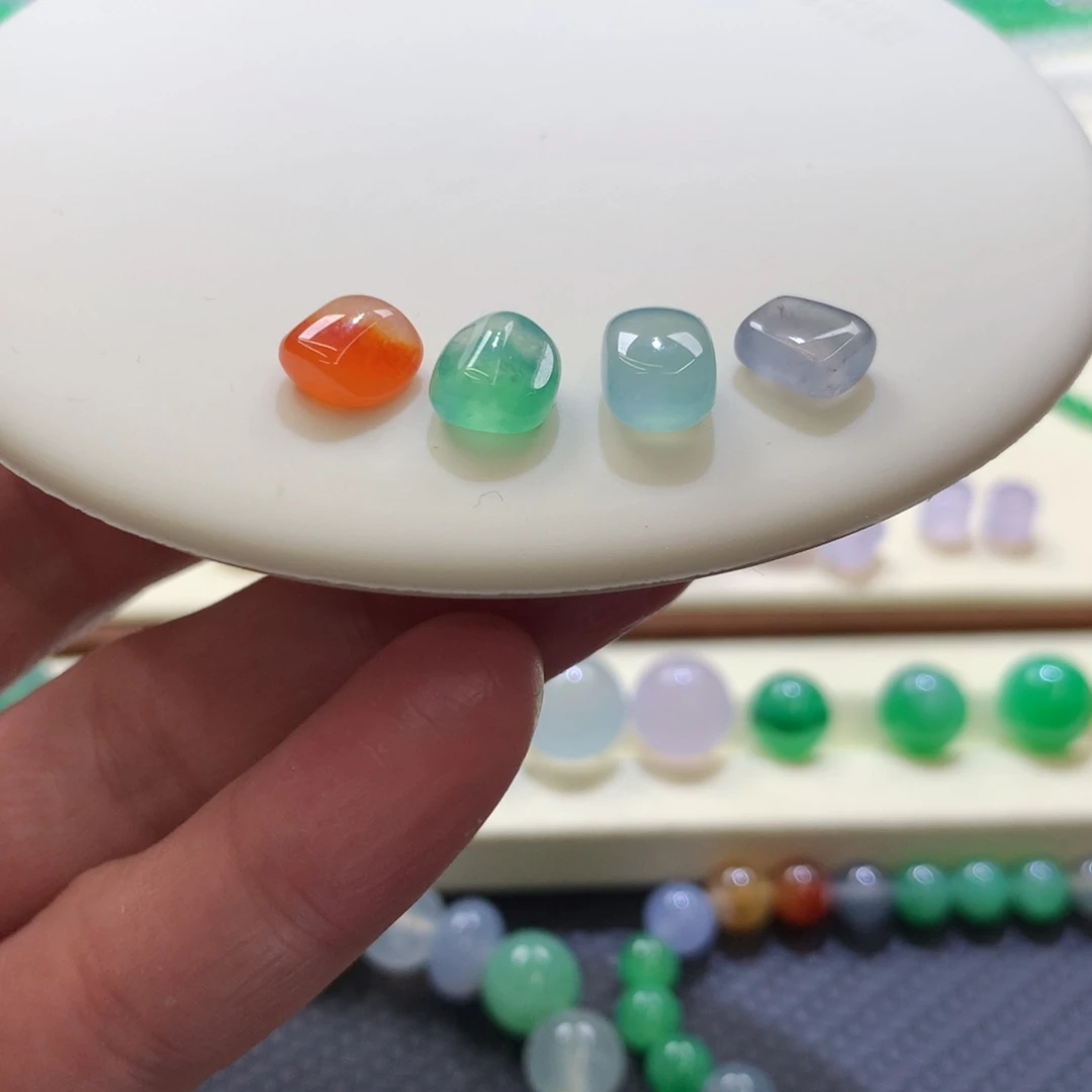 定制翡翠未镶嵌红翡多彩随形