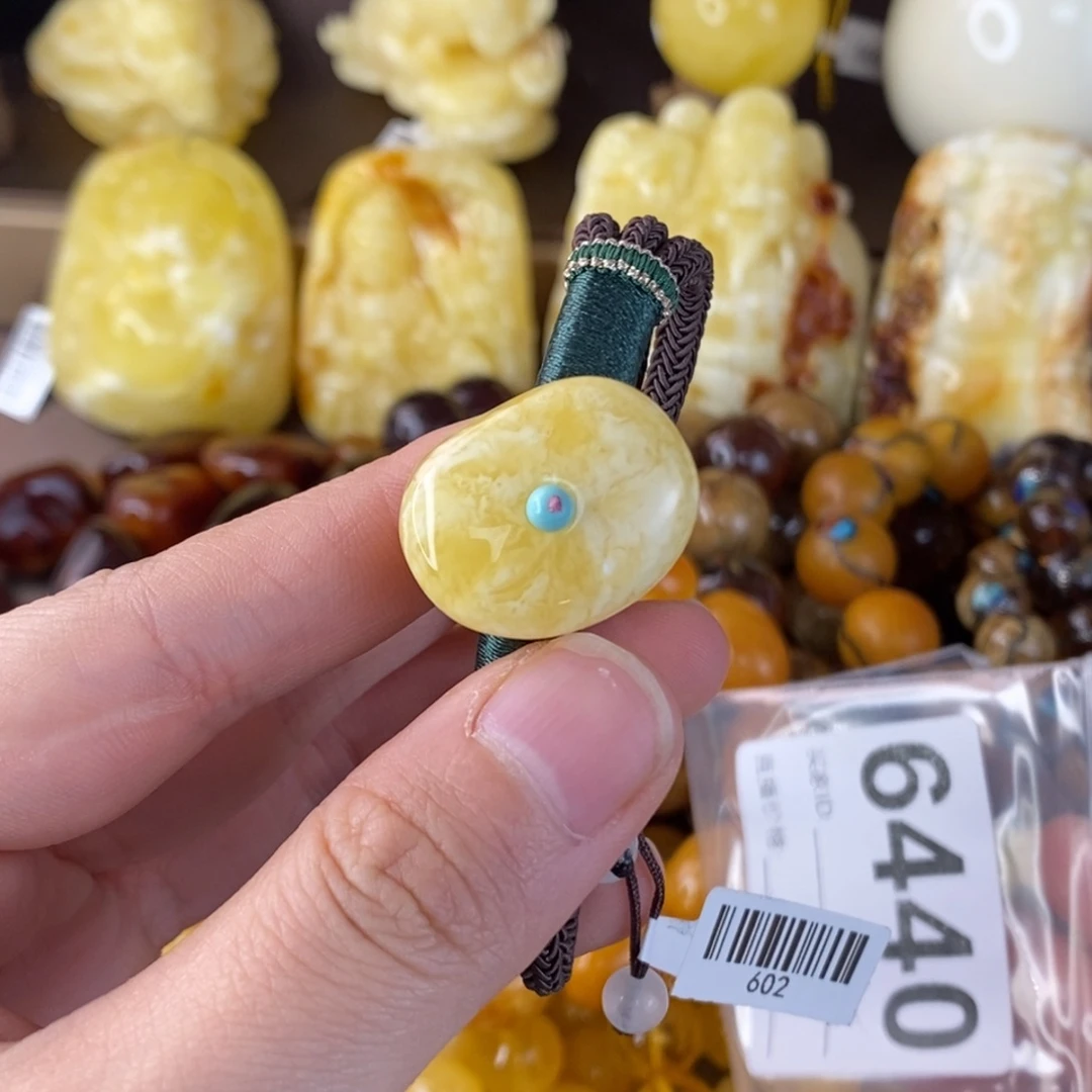 琥珀未镶嵌珠宝奇石