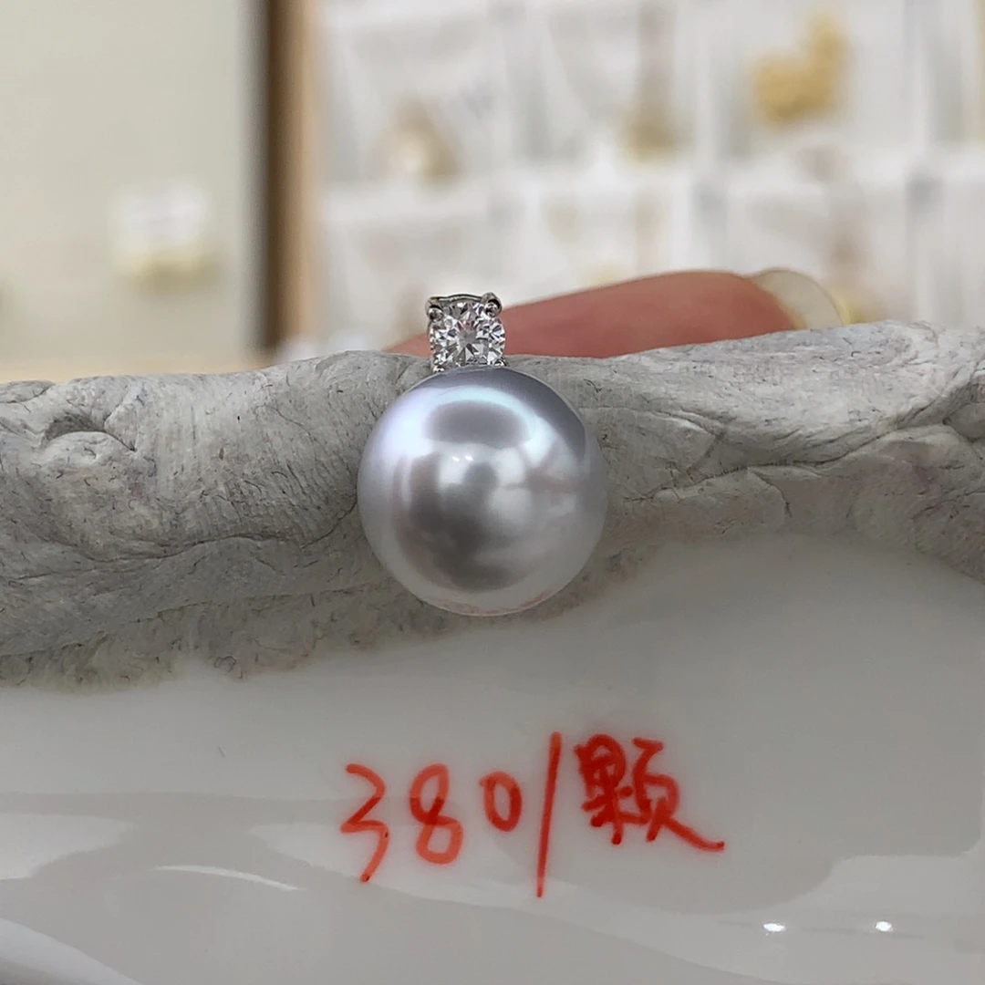 未镶嵌银蓝11.2mm镜面圆珠海水珍珠