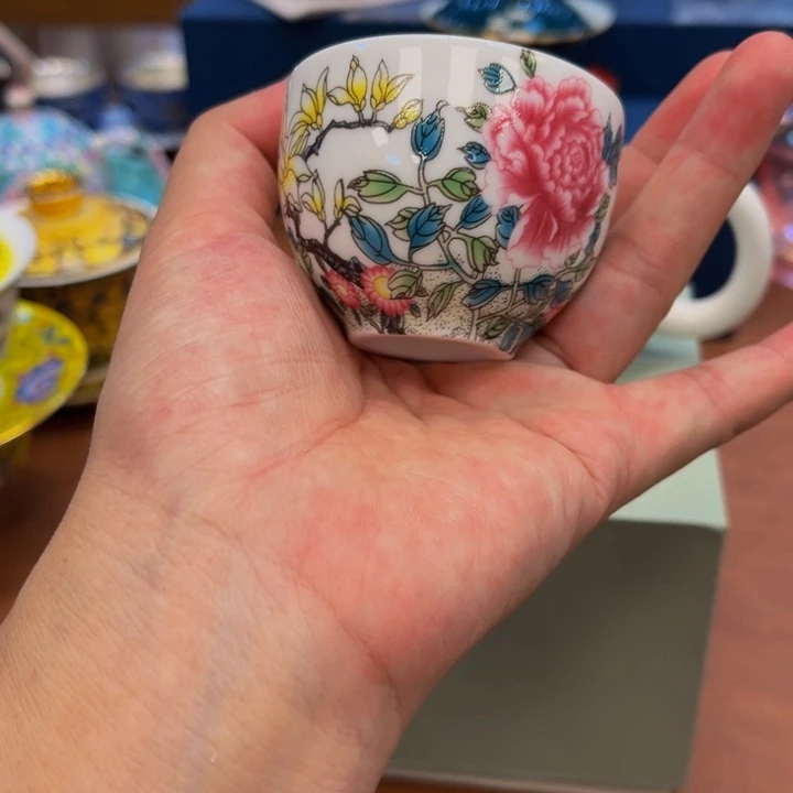 瓷片花花绿绿地在火山直播了直播