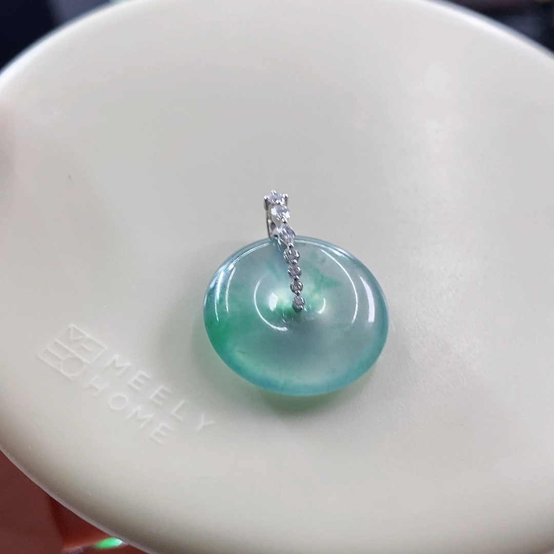 散珠翡翠飘绿花平安扣