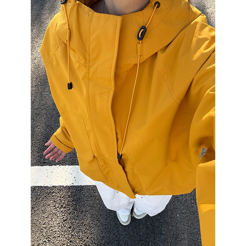 户外冲锋衣男女款秋季多巴胺穿搭机能登山服夹克防风防水连帽外套