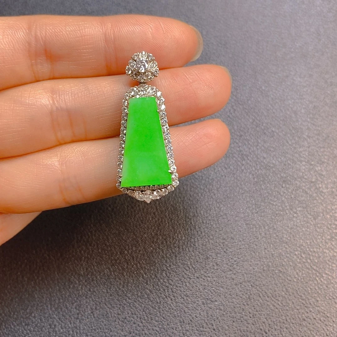 胖***儿翡翠银S925镶嵌颈饰