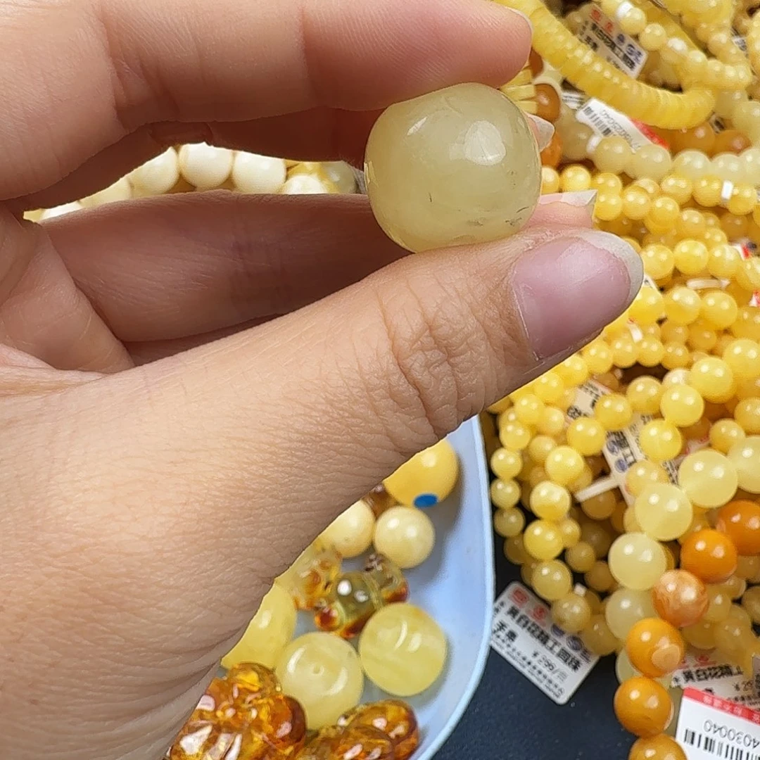 琥珀未镶嵌珠宝奇石