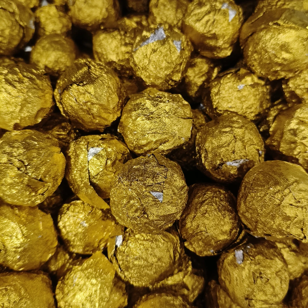 2023年布朗山古树精品普洱龙珠生茶8g/颗10颗（送一颗样品）