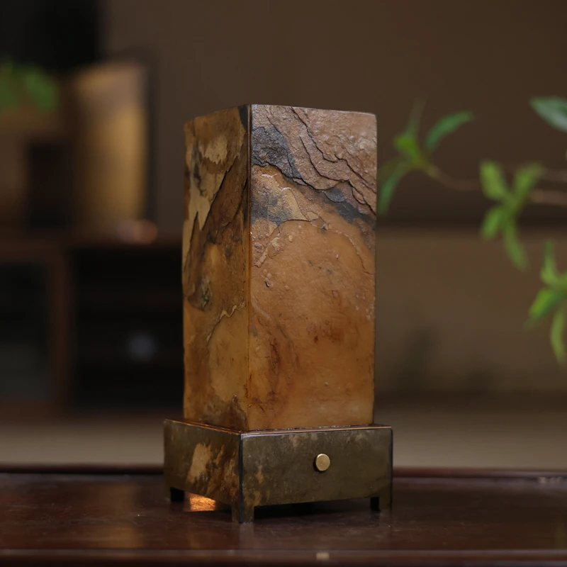 斋居 崖石灯茶周边高23.5 底座宽10.5 （草堂0009）