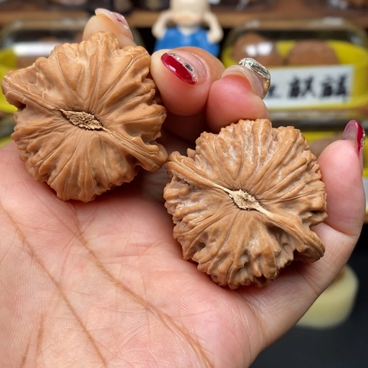 文玩核桃吊坠@***川42白狮子