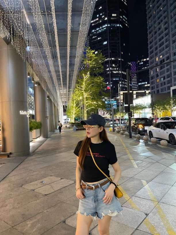 夏季新款时尚百搭高腰显瘦毛边牛仔短裤女韩版正品牛仔裤热裤