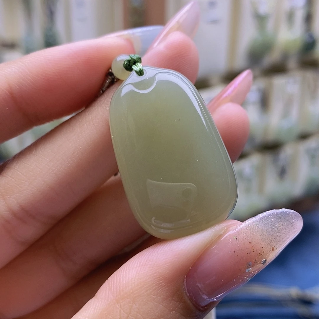 和田玉未镶嵌颈饰A****g