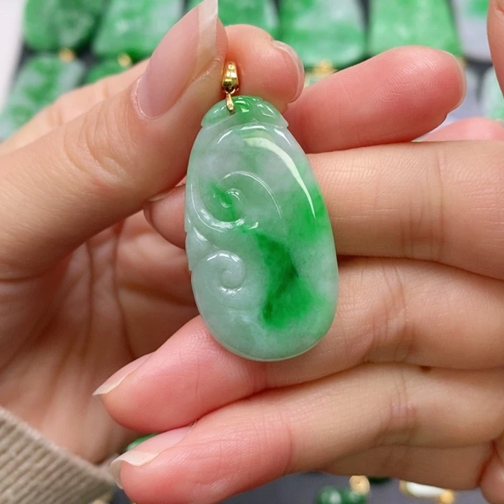 翡翠颈饰未镶嵌吊坠