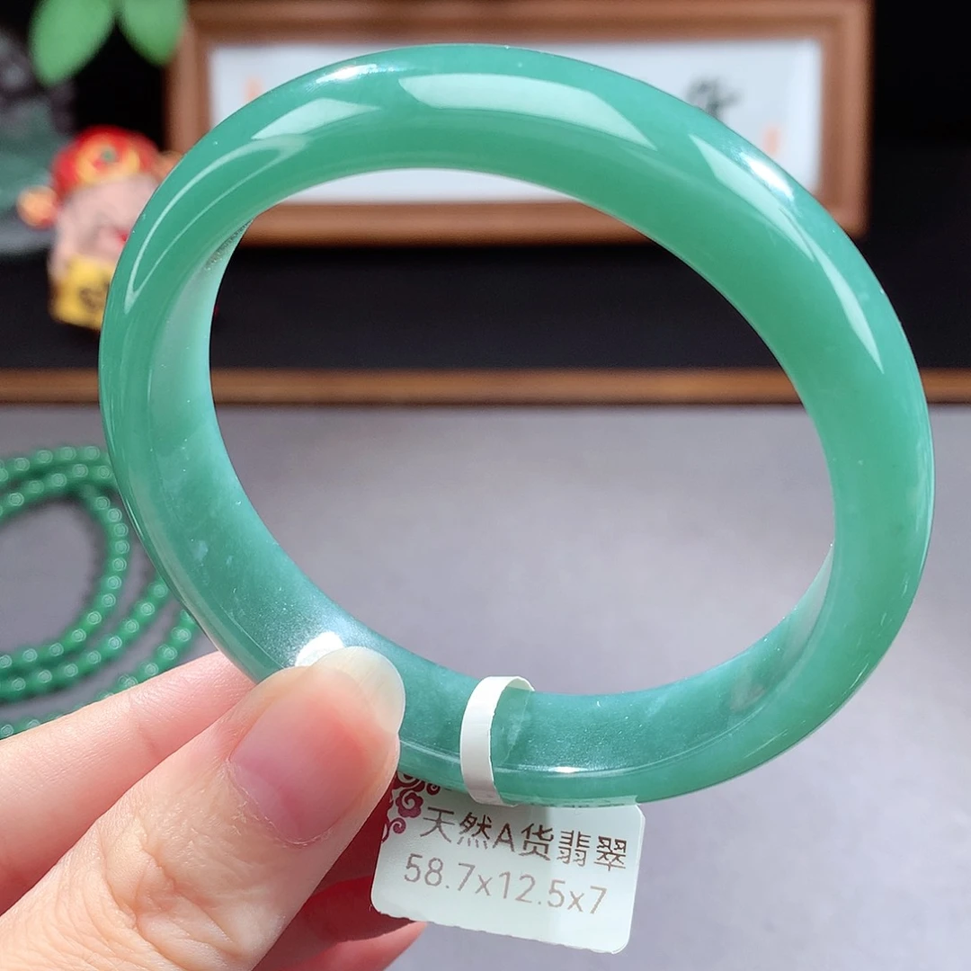 未镶嵌手镯（圆镯）翡翠