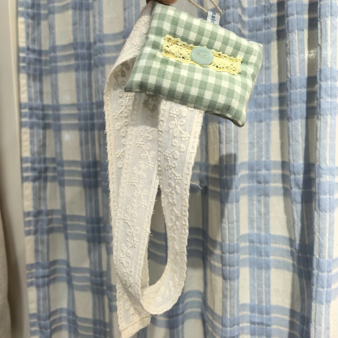 D395绿色格子纽扣蕾丝收纳条