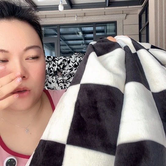 羊驼毛法兰绒黑白格被套150+200