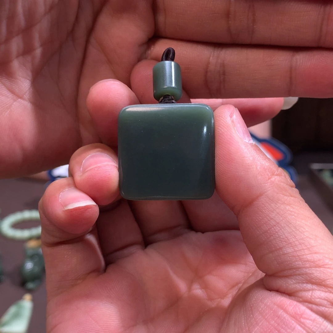 大***慧岫岩老玉（透闪石质玉）未镶嵌颈饰