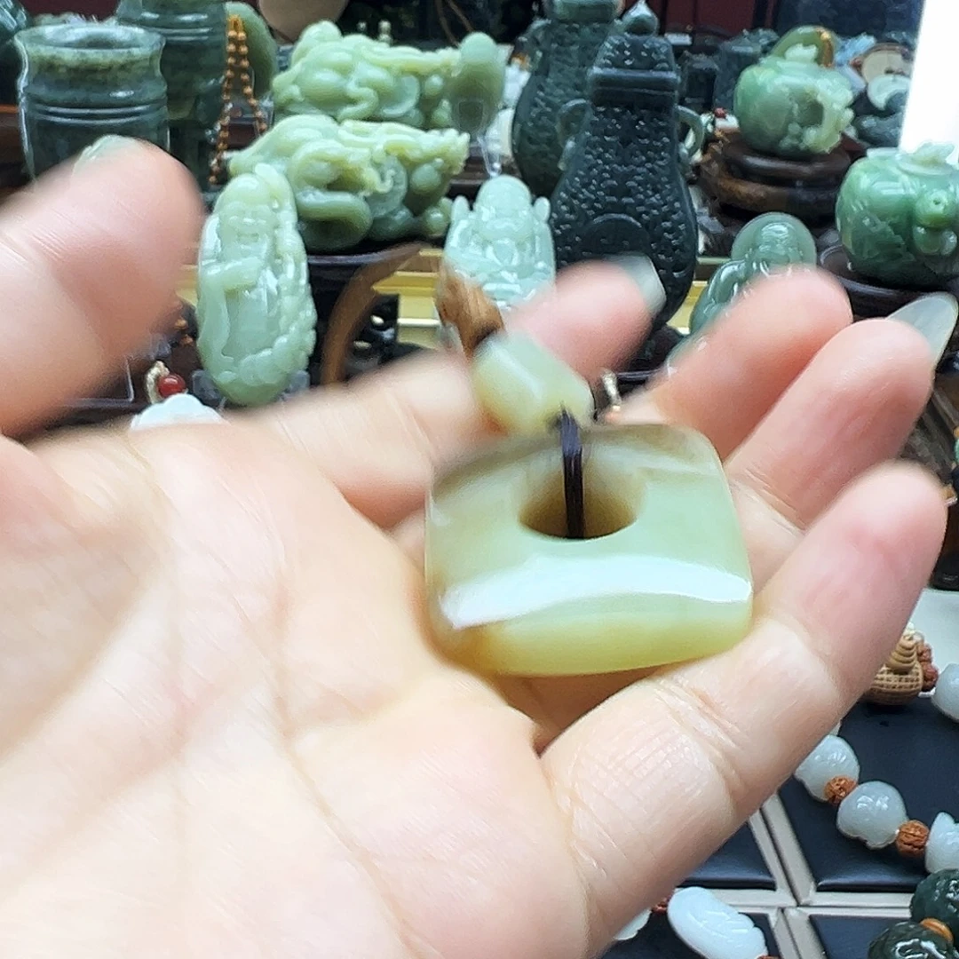 未镶嵌和田玉挂件