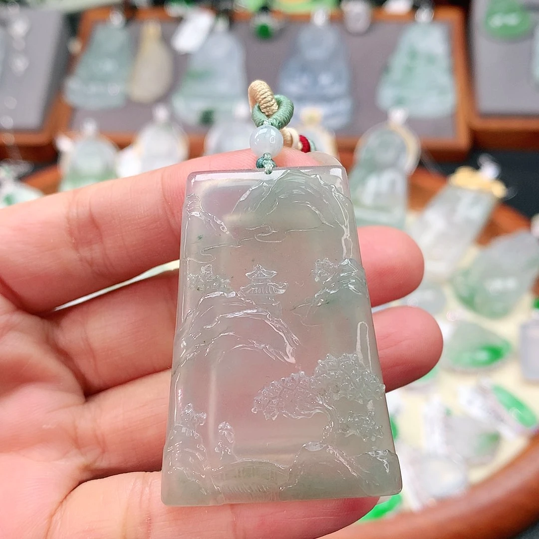 颈饰未镶嵌翡翠山水牌