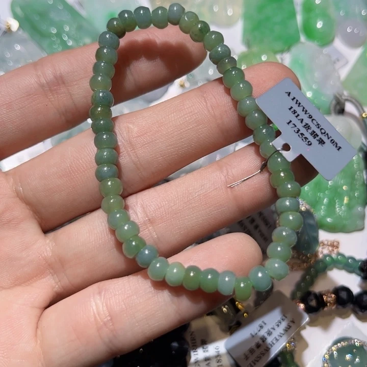 翡翠颈饰未镶嵌天然翡翠A货