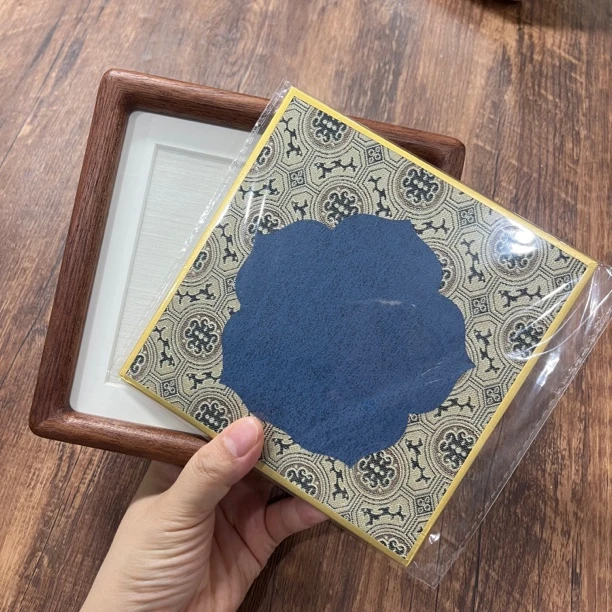 问纸楼·方6寸（15*15cm）实木榫卯框沙比利深色（带一张宋锦卡）