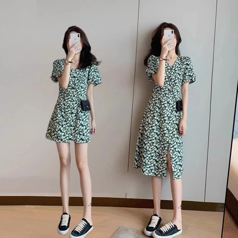 绝美小裙子高级感穿搭小个子海边渡假V领气质绿色碎花连衣裙短裙