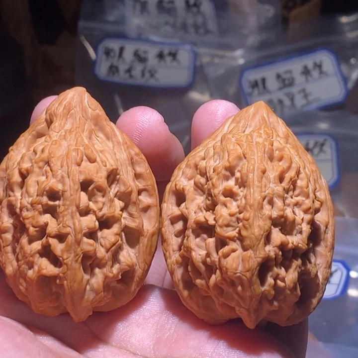 开***心文玩核桃吊坠41全品大沽石